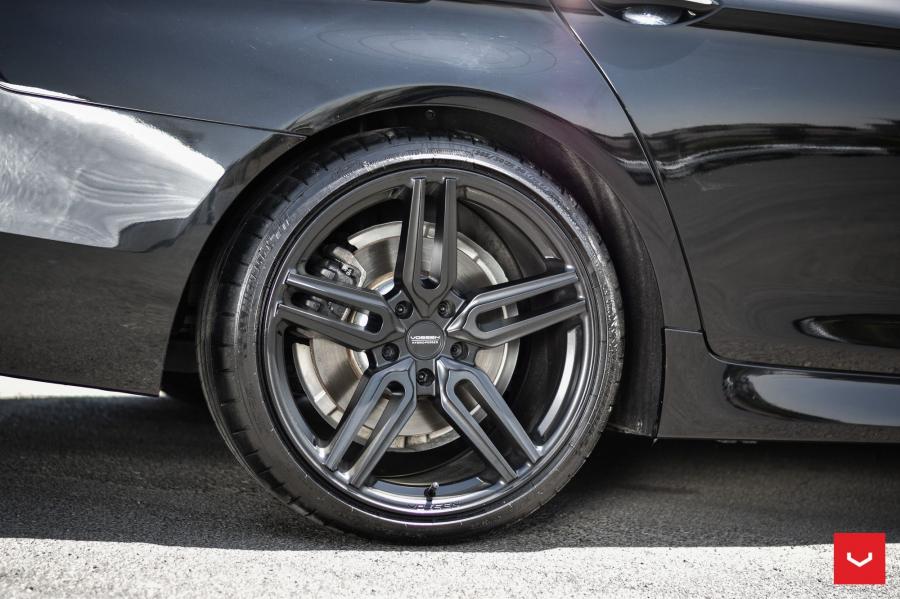 Колеса BMW 528i Sedan on Vossen Wheels (HF-1) 2019 года  (фото 14 из 20)